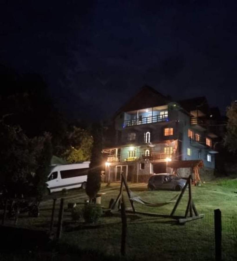 Casa Pelerinului Apartamento Capatineni-Paminteni Exterior foto